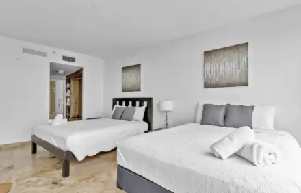 Modern Apartment on the 50th Floor of Opera Tower – Panoramic City Views