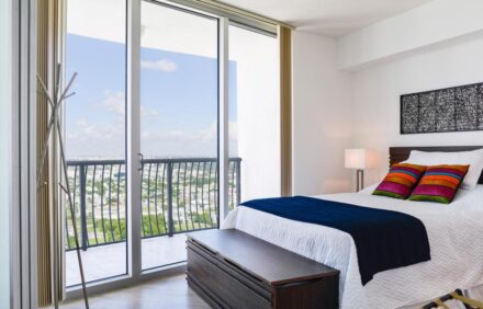 Modern 2BR Condo – Prime Edgewater, Near Downtown & Miami Beach